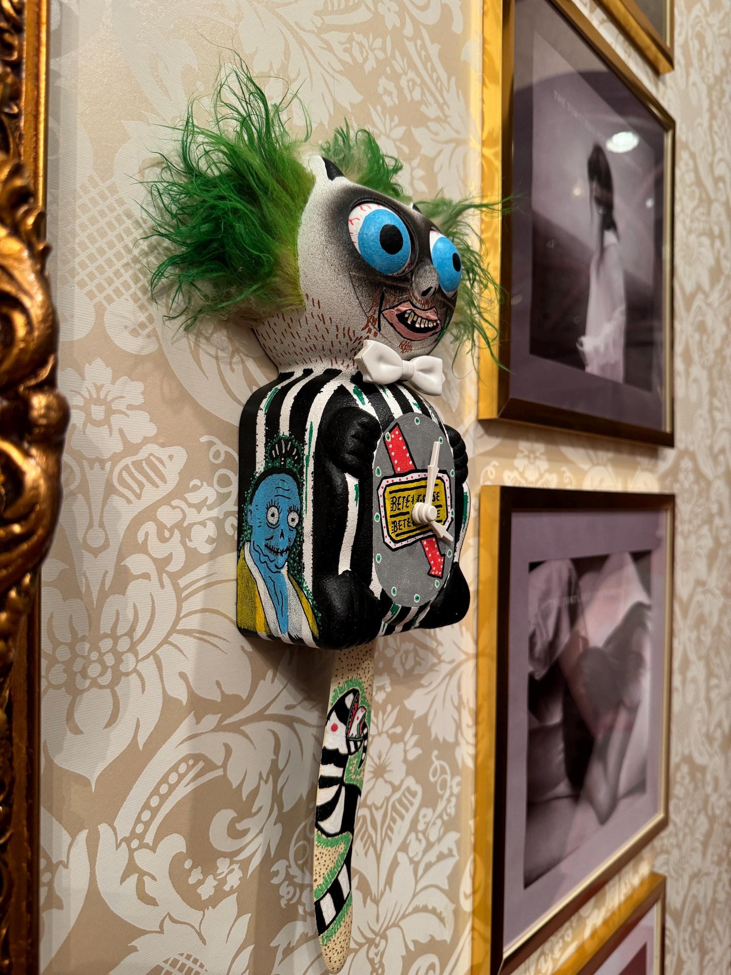 Beetlejuice - Kit Cat Klock