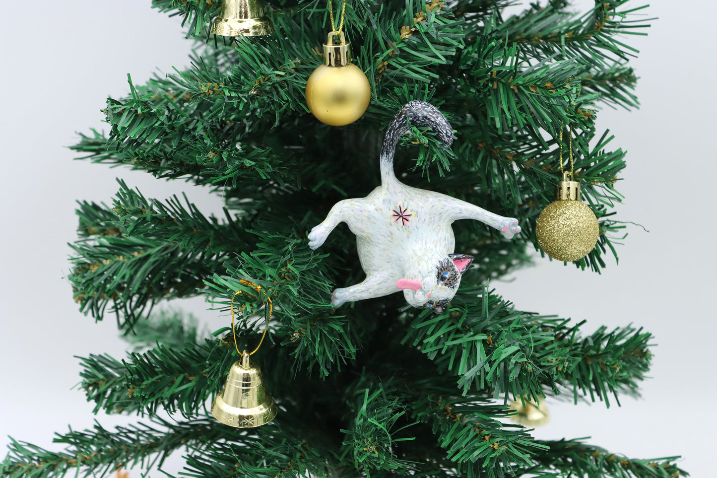 Collectible Whoreable Cat Whornament - Benjamin Button